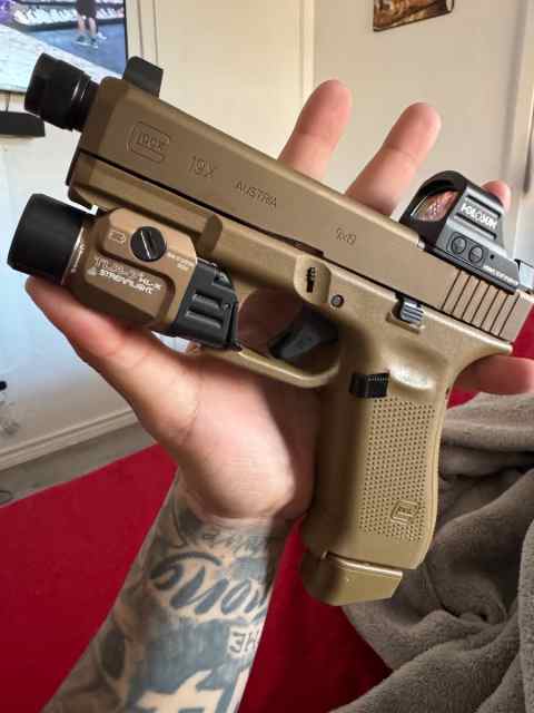 Looking to buy Glock 19x accessories/ parts