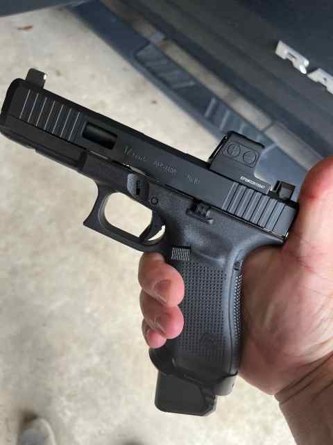 Glock 17 Gen5 with Holosun
