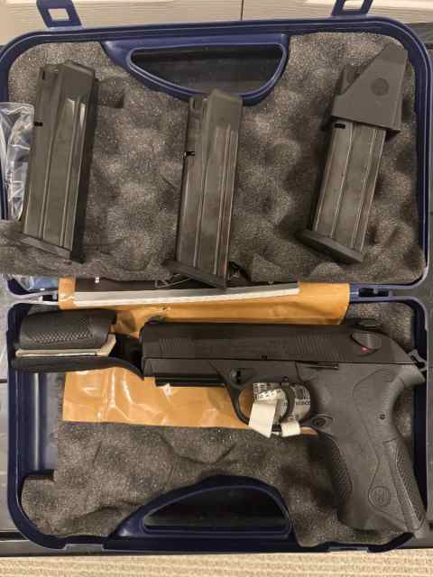 New Beretta Storm PX4-F .45 ACP w/ 3 mags