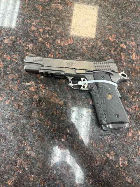 Kimber pistol 